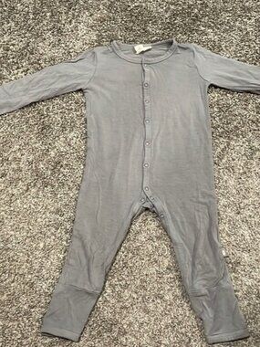 Kyte BABY snap romper size 12-18 months